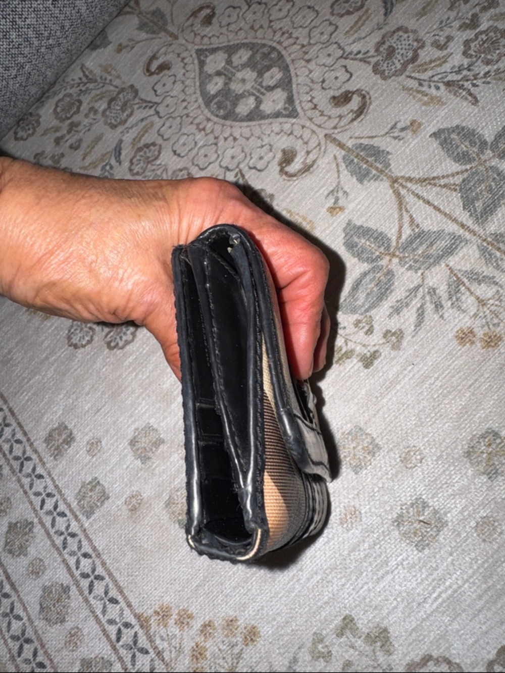 Burberry Black Leather Card Wallet with Equestrian Emboss - Picture 7 of 9